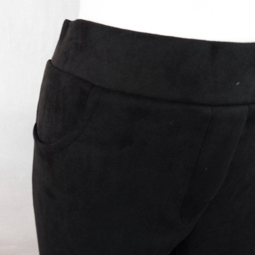 Pantalón negro piel melocotón de Nayat