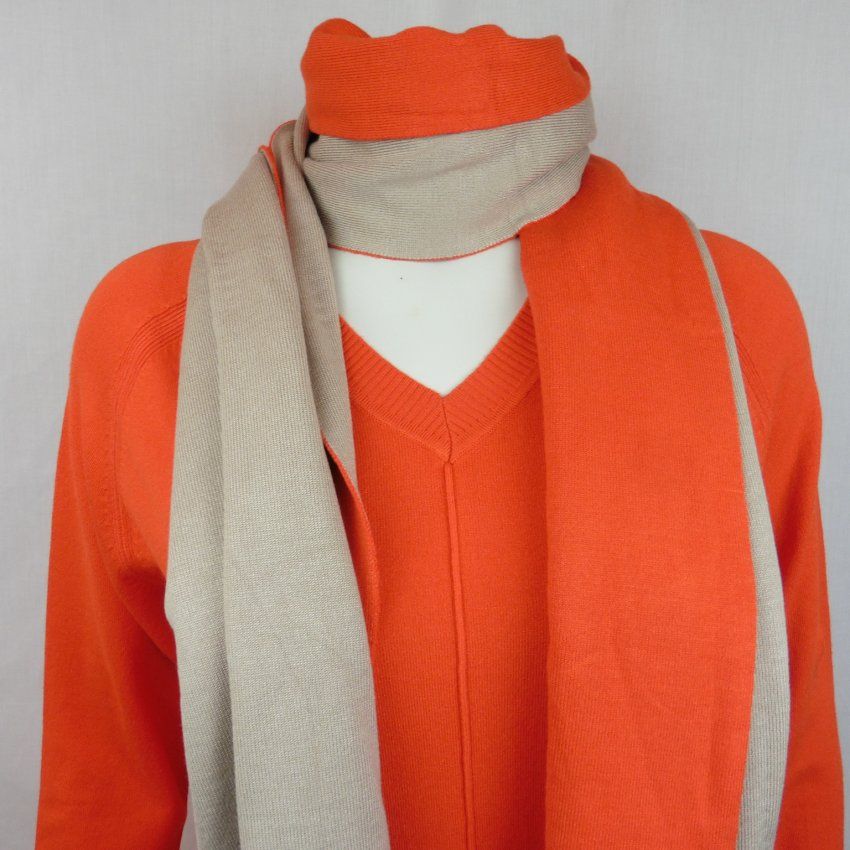 Bufanda de punto naranja y beige de WNT Collection