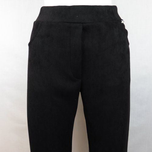 Pantalón negro piel melocotón de Nayat