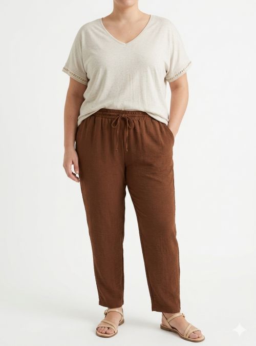 Camiseta beige con adorno de Nayat Camiseta beige con adorno de Nayat