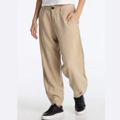 Pantalón tobillero beige de Lois Pantalón tobillero beige de Lois