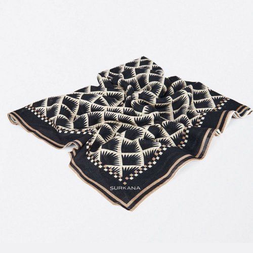 Foulard estampado negro de Surkana