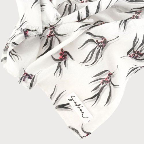 Pañuelo blanco estampado de Surkana Pañuelo blanco estampado de Surkana