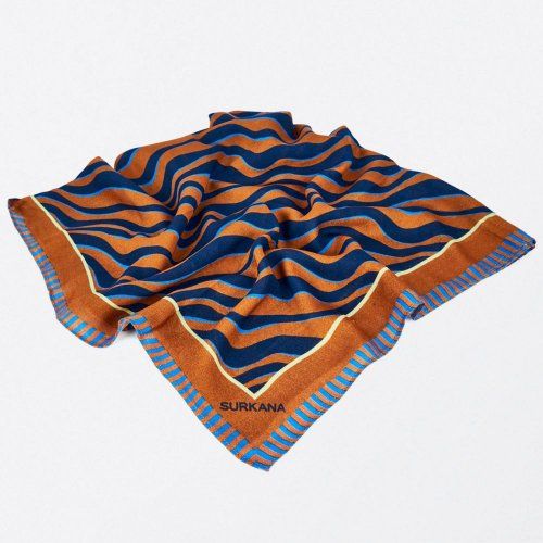 Foulard animal print marrón y azul de Surkana