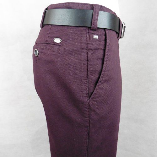 Pantalón granate de Tayron's Pantalón granate de Tayron's