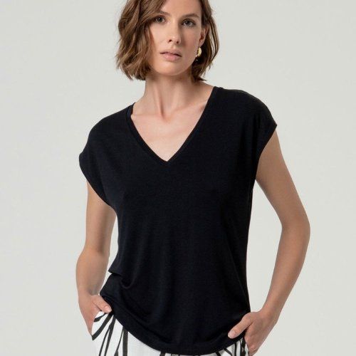 Camiseta negra de Surkana Camiseta negra de Surkana