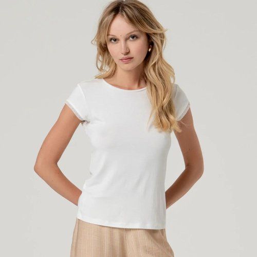 Camiseta blanca de Surkana Camiseta blanca de Surkana