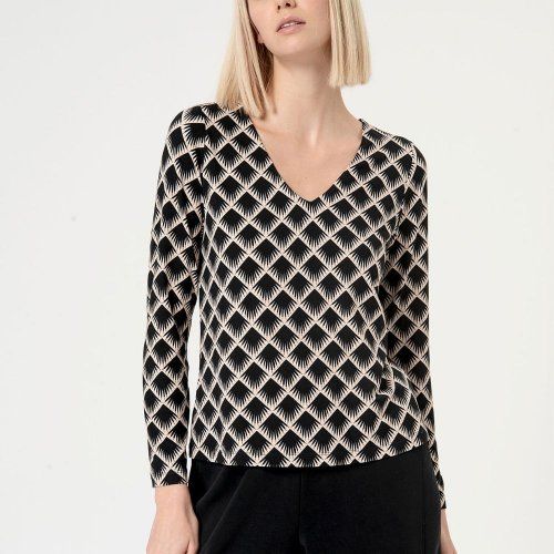 Camiseta escote pico estampado negro de Surkana Camiseta escote pico estampado negro de Surkana